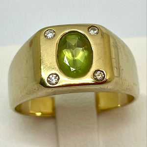 Bague Chevalière Or Jaune 18K avec Diamants et Péridot - T57 - 8gr