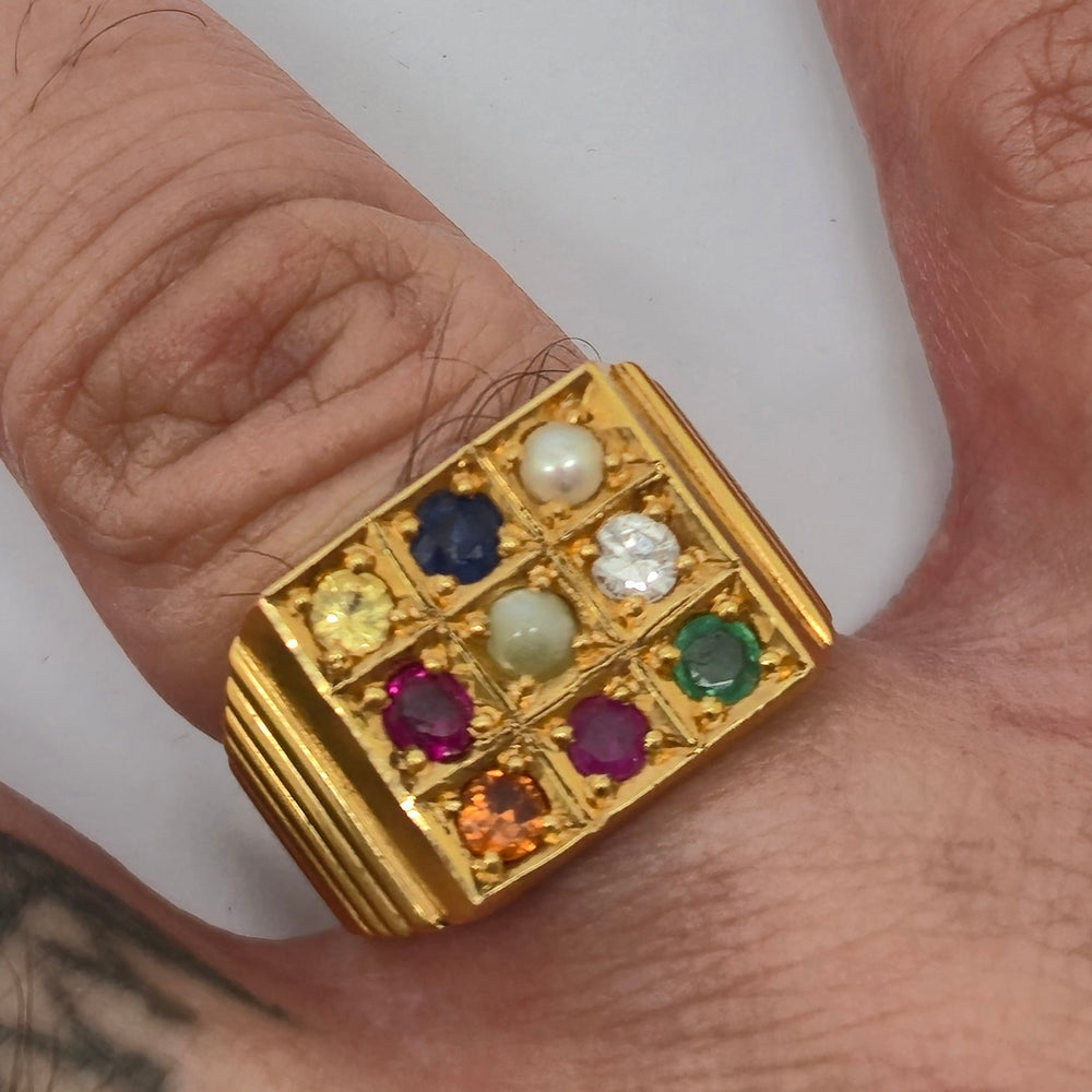 Bague chevalière en or jaune 22 carats
