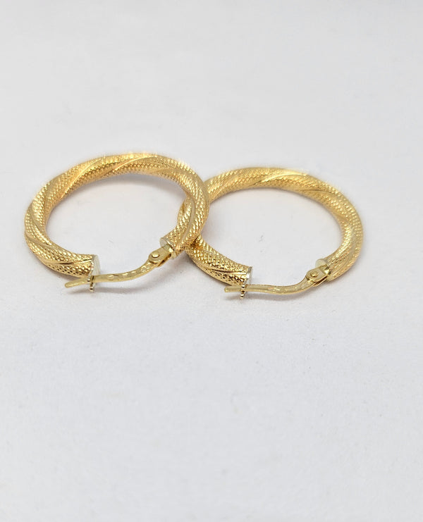 Créoles en Or jaune 18k avec fermoirs cliquets