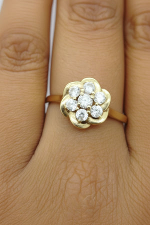 Élégante bague en or jaune avec oxyde