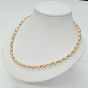 Collier ras du cou en perles d'eau et Or Jaune 18K
