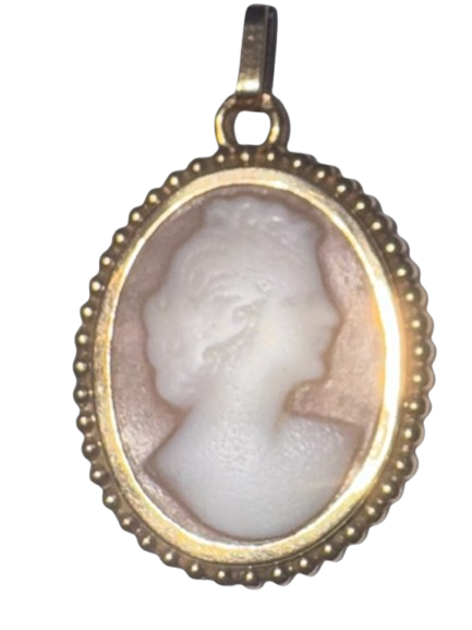 Pendentif Camée en Or Jaune 18K - 2.55 Grs