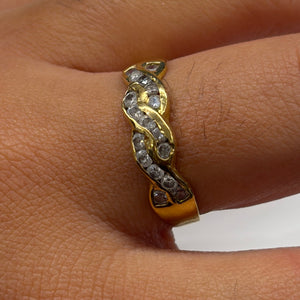 Bague en or jaune avec zirconiums 18 K