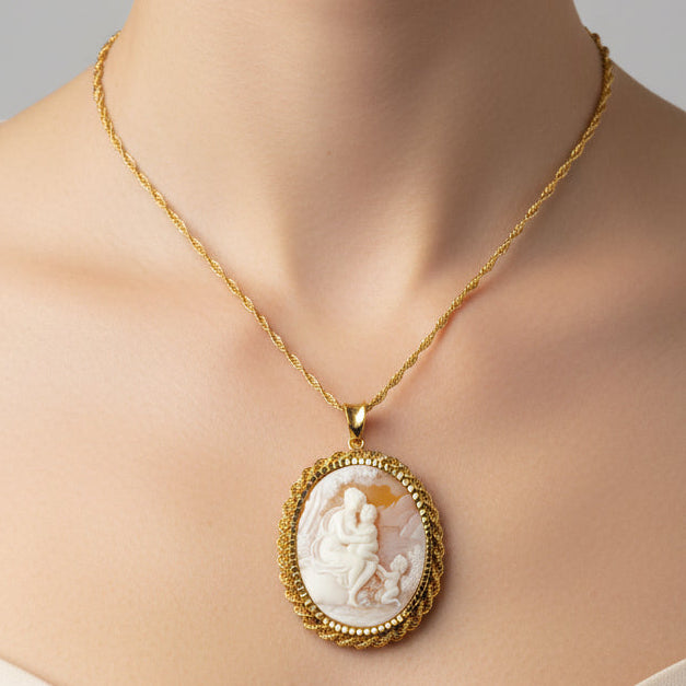 Camée Or Jaune 18 K -  16.23 G