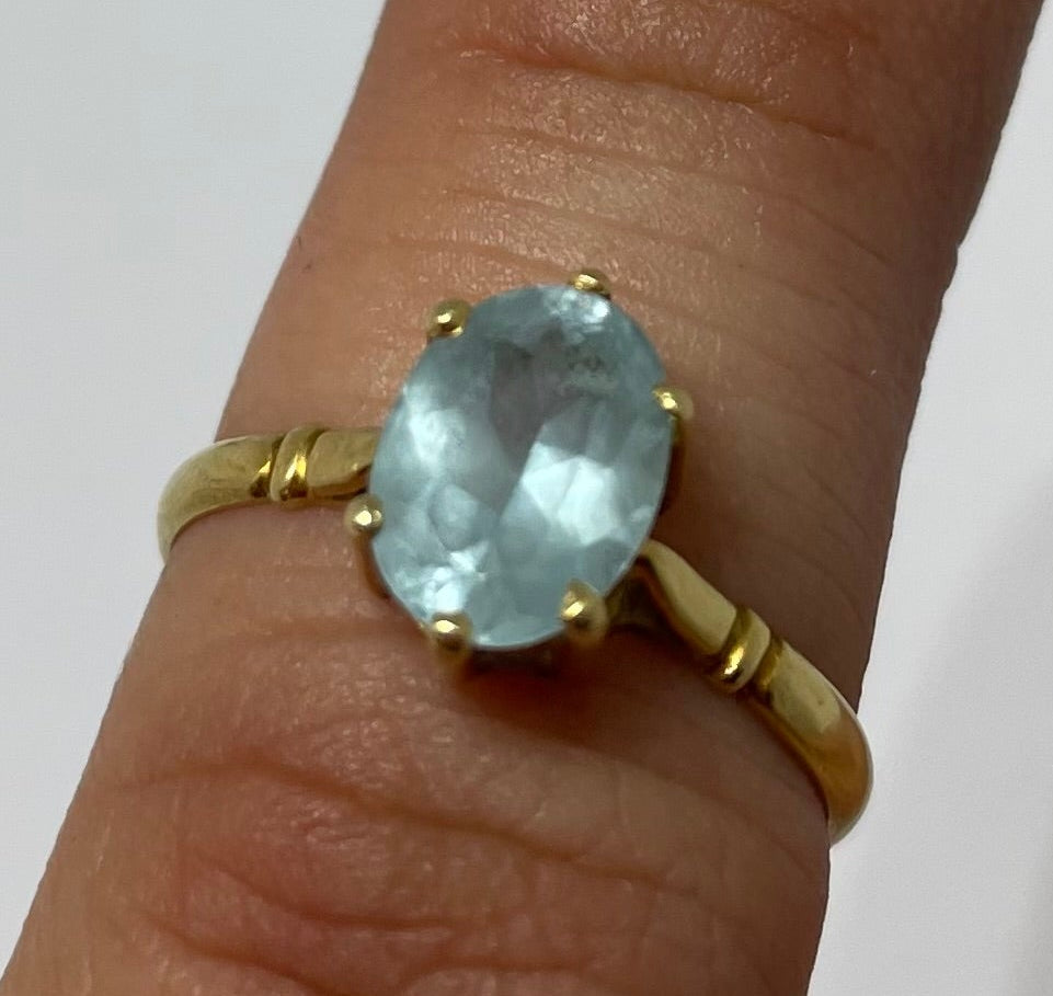 Bague Solitaire en Or Jaune Aigue Marine 18K T.52