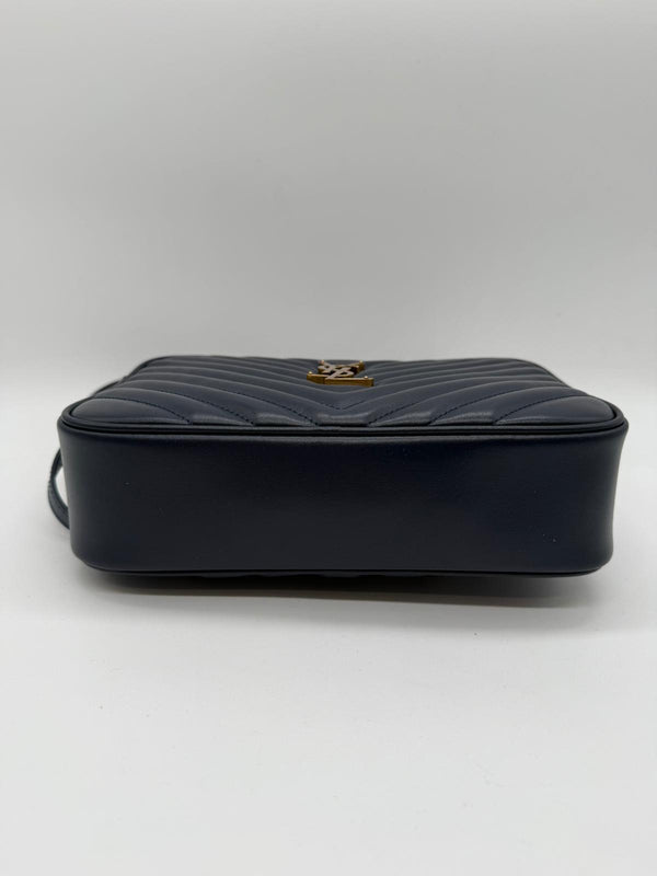 Pochette Cassandre Saint Laurent en cuir noir