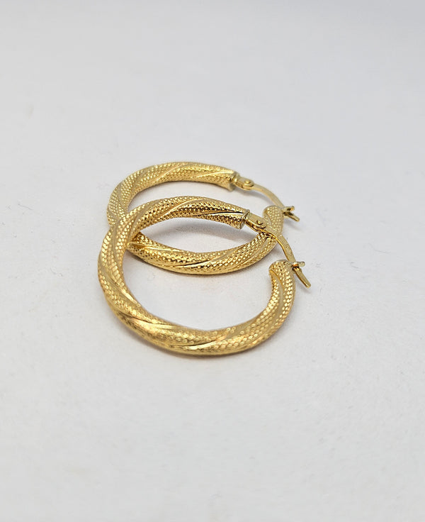 Créoles en Or jaune 18k avec fermoirs cliquets