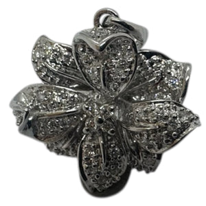 Pendentif Fleur Or Blanc 18 carats avec 40 Diamants - 3.68 Grs