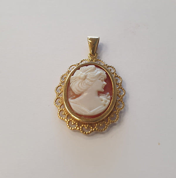 Pendentif camée en or Jaune 18K - 3.28 Grs