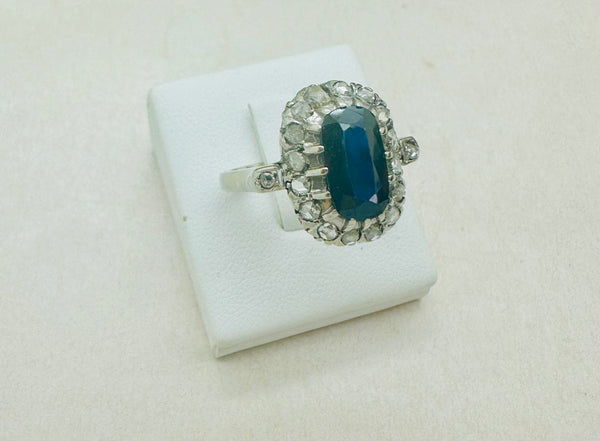 Bague ancienne en Or Blanc avec Diamants et saphir