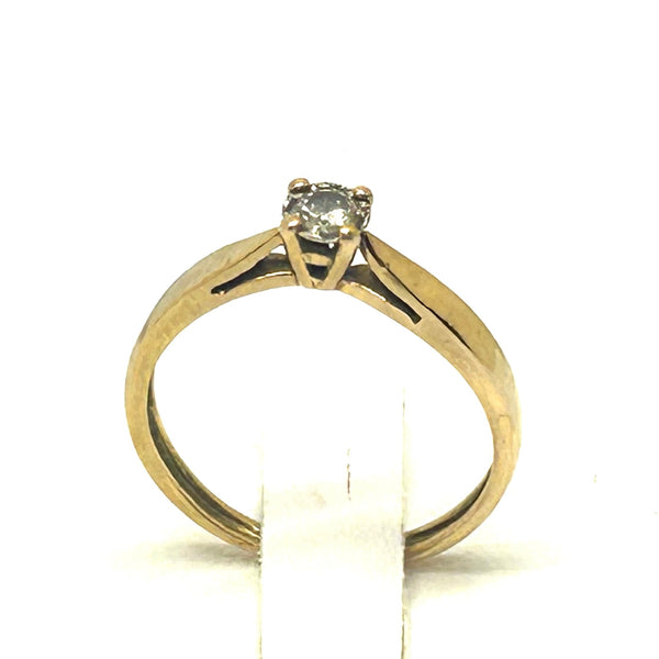 Bague solitaire en or jaune avec diamant