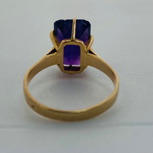Bague solitaire en or jaune 18 K (tête d’aigle) avec améthyste – Taille 52