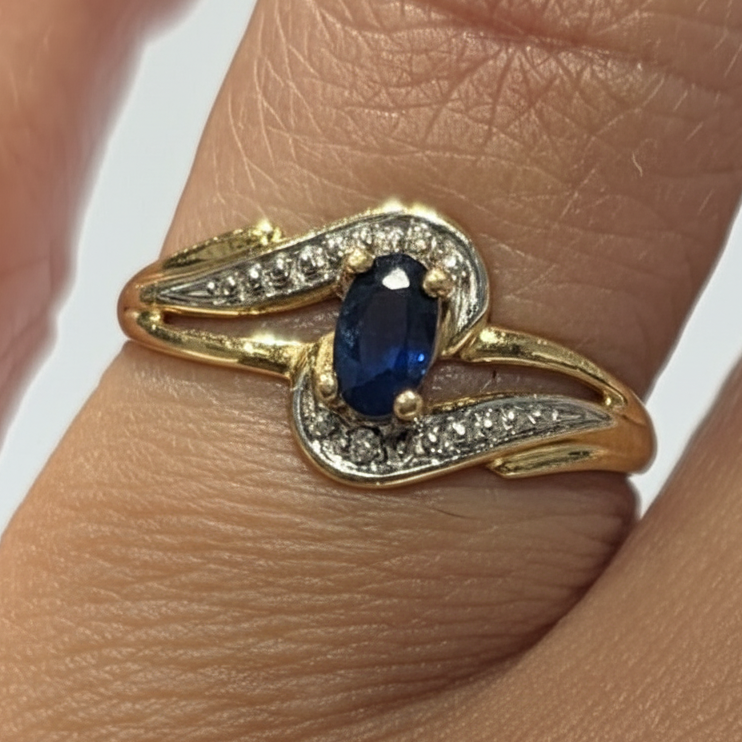 Bague en Or Jaune avec Diamants et saphir 18k