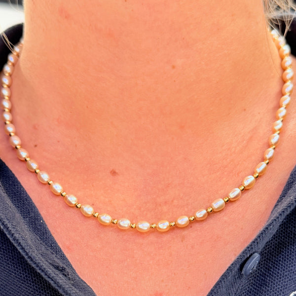 Collier ras du cou en perles d'eau et Or Jaune 18K