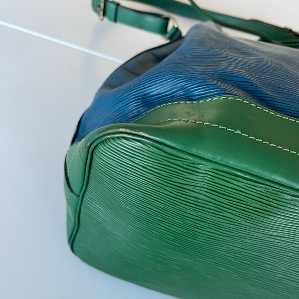 Louis Vuitton Noé Vintage en Cuir Épi Bleu