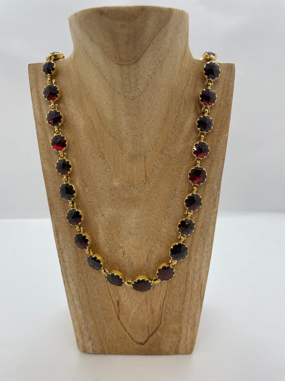 Collier en Or Jaune 18 Carats et Grenats – 40,4 Grs