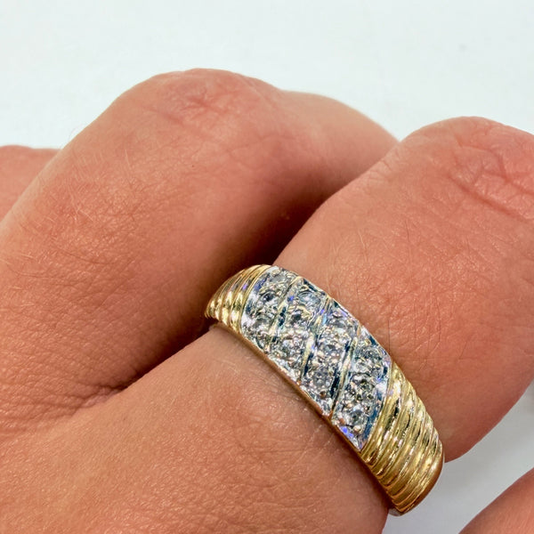 Bague empierrée en Or Jaune & Blanc 18k