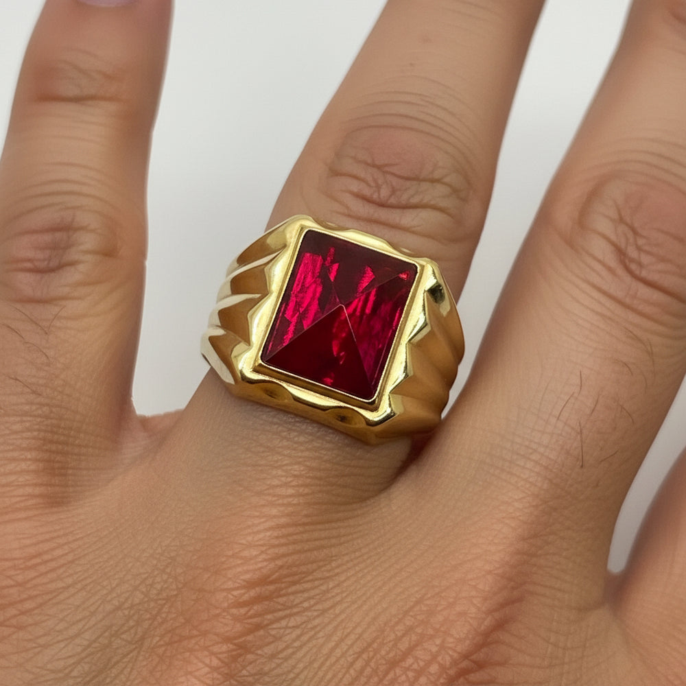 Bague Chevalière Or Jaune 18K avec Rubis - T66 - 6gr