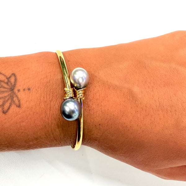 Bracelet jonc en or jaune 18K et perles de Tahiti - 9.20 Grs