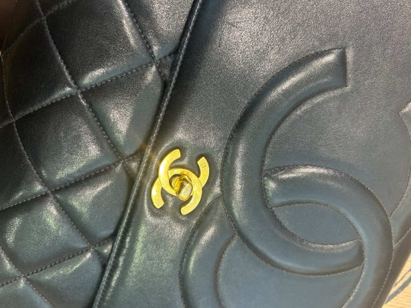 Sac porté épaule Chanel Cuir Noir Maxi Classic Flap Jumbo