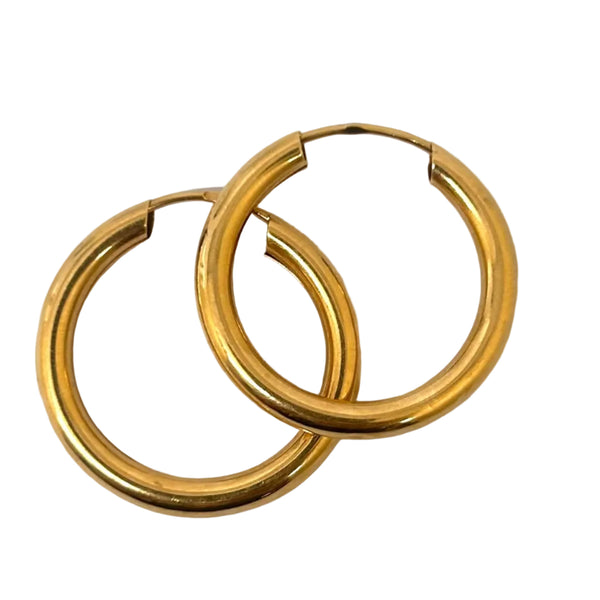 Boucles d'oreilles créoles en or jaune 18K