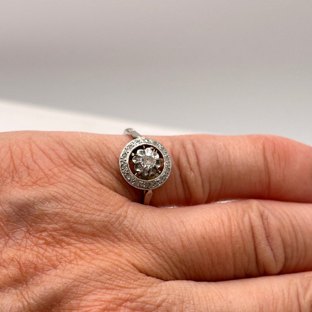 Bague Ancienne en Or Blanc 18K 2.30 Grs