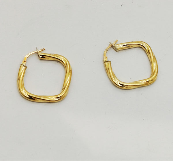 Boucles d'oreilles créoles en or jaune 18K 1.70 Grs