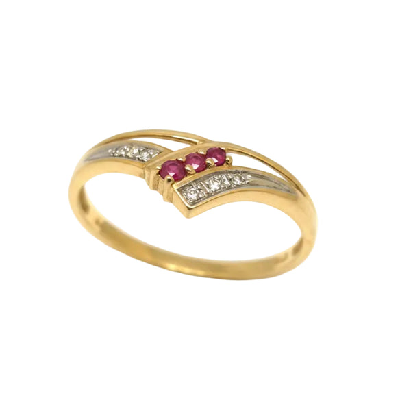 Bague en or jaune 18 carats avec rubis et diamants