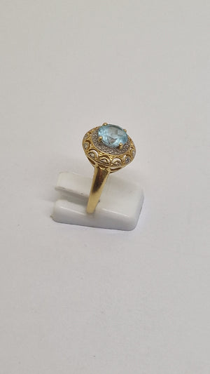 Bague en Or jaune 18K avec Aigue Marine