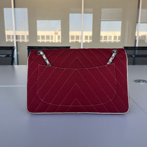 Sac à main Chanel Léo Vintage en jersey rouge - Fermoir tête