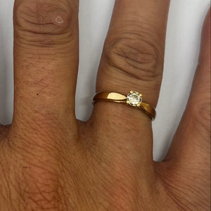 Bague solitaire en or jaune avec diamant