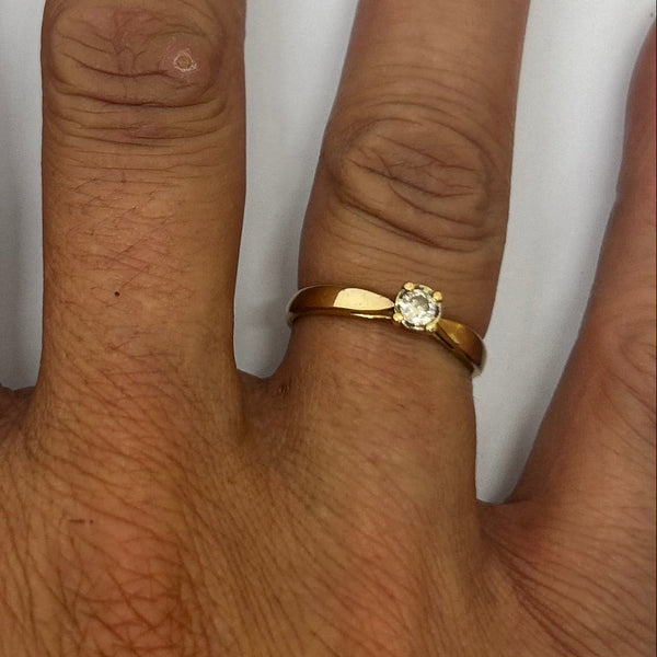 Bague solitaire en or jaune avec diamant