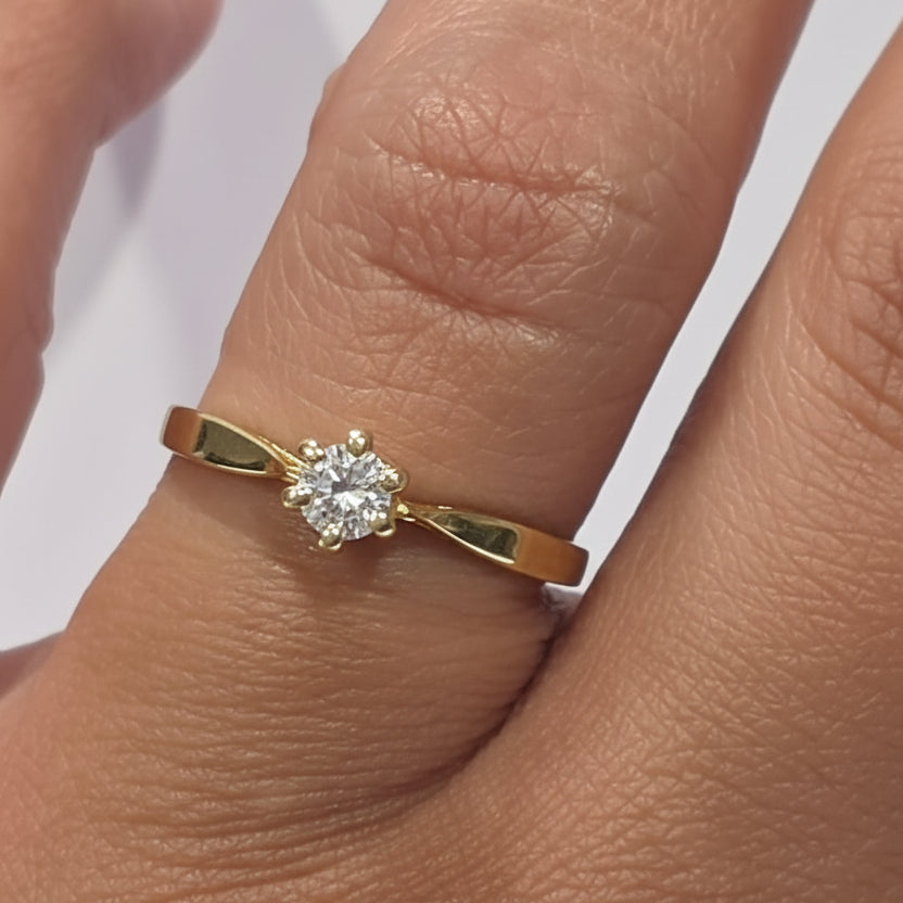 Solitaire en Or Jaune 18K avec Diamant