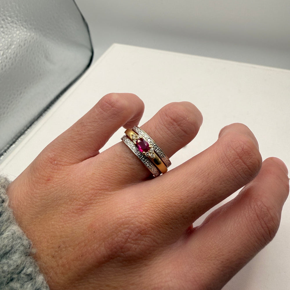 Bague en Or Jaune, Or Blanc 18K avec Diamants et Rubis 3.89 Grs Taille 54