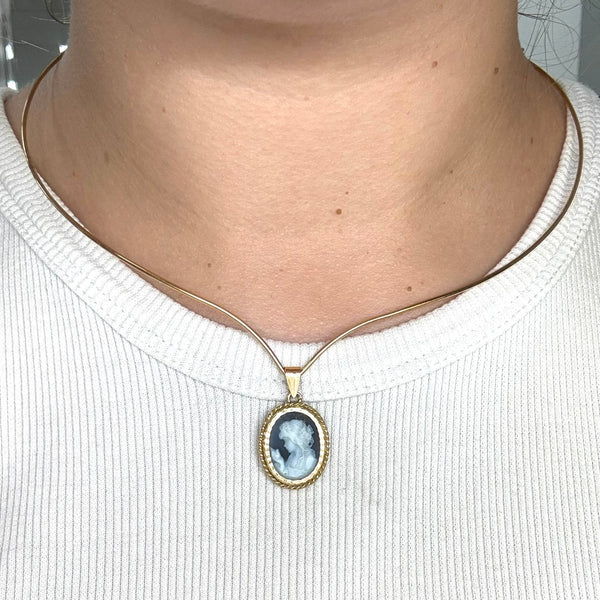 Pendentif en Or Jaune Motif Camée Fond Bleu 18K - 2.49G