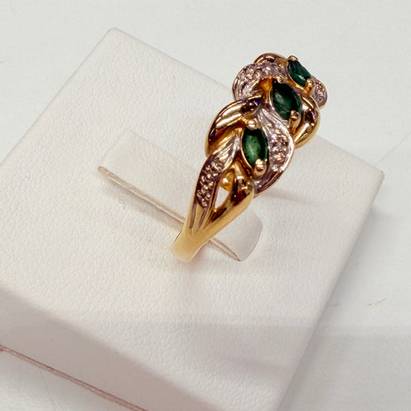 Bague Or Jaune et Blanc 18 K avec Émeraudes et éclats de diamants