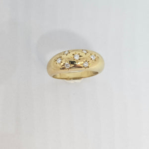 Bagues en or jaune 18k avec 7 diamants 0.07 carats chacun - T 63.5