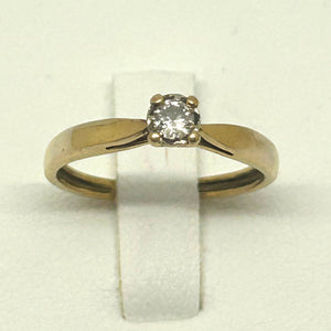 Bague solitaire en or jaune avec diamant