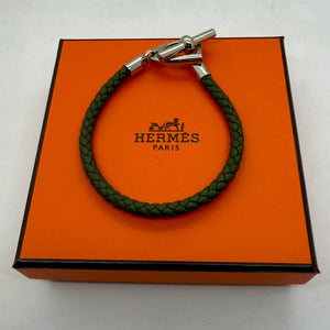 Bracelet Hermès en cuir tressé avec fermoir Glénan Comme Neuve