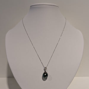 Collier en Or Blanc avec Diamants et Perle