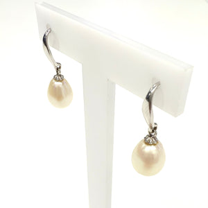 Boucles d'oreilles en Or Blanc 18k avec Perles d'eau douce - 2.96 Grs