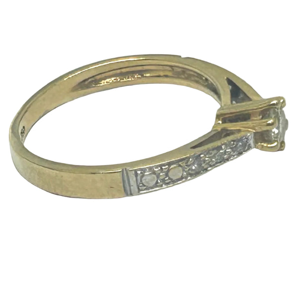 Bague solitaire en or jaune 18 K avec diamants