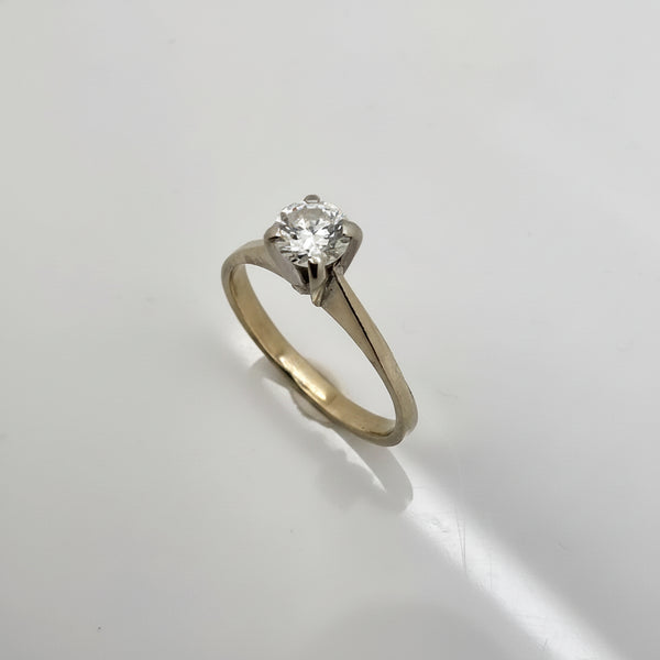 Bague solitaire en or blanc 18K - 2.75 G