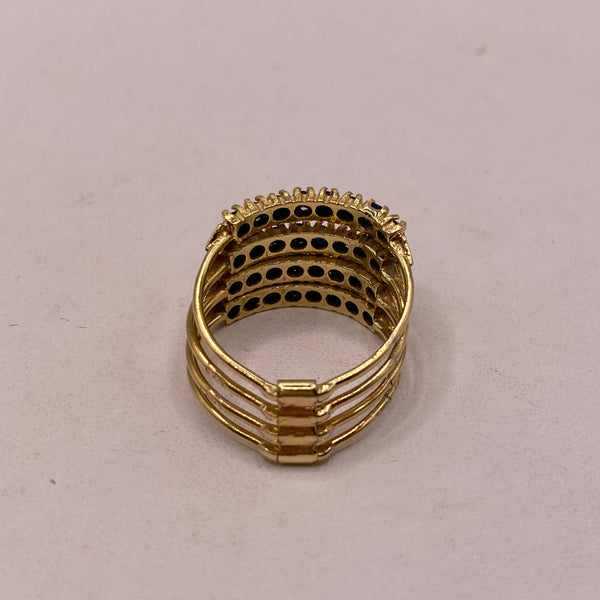 Bagues en or jaune 18 K avec saphir