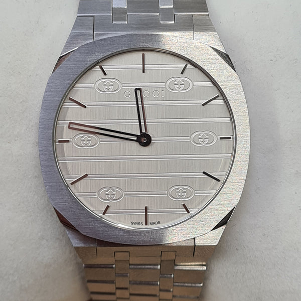 Montre Gucci 25H 38mm 2022 Acier Saphir