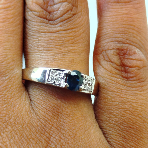 Bague en or blanc avec saphir 18K Taille-57