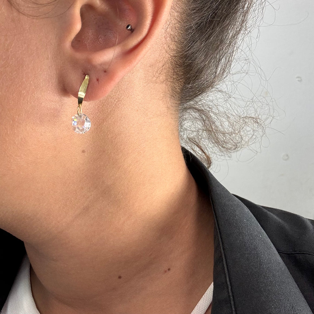 Boucles d'oreilles  en or jaune 18 carats Poids -1.88 Grs