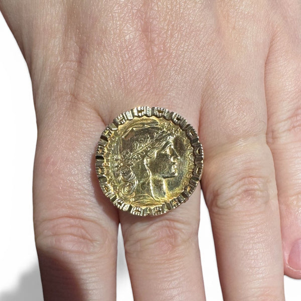 Bague porte pièce en Or jaune 18K - 11.42G - Taille 56