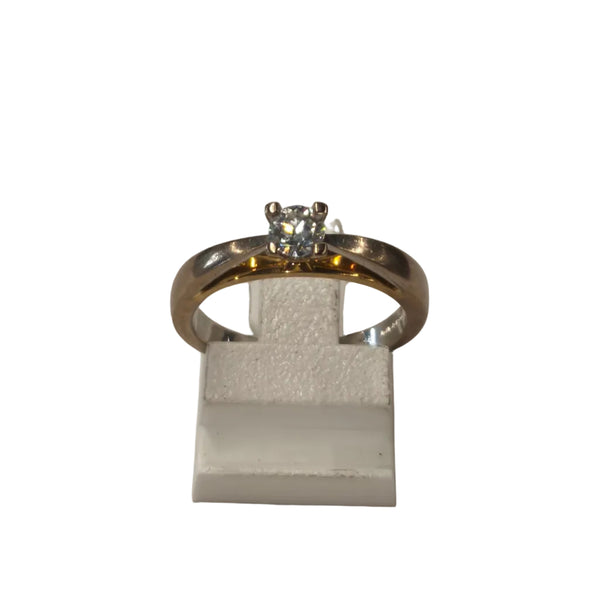 Solitaire en Or Blanc et Jaune 18K avec un diamant 0.14K - T52