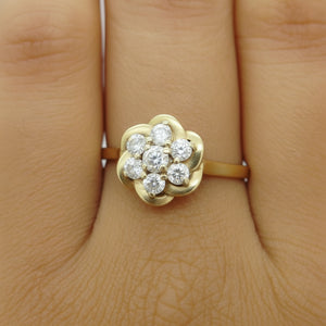 Élégante bague en or jaune avec oxyde